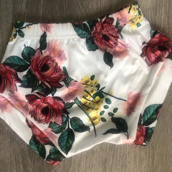 Handmade 2 piece floral toddler set - Picture 6 of 7